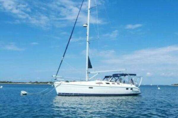 37-ft-Hunter-2003-386-Seaquel Newport Rhode Island United States  yacht for sale