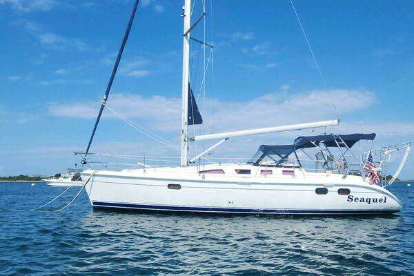 Photo of the 2003 Hunter 386 "Seaquel"