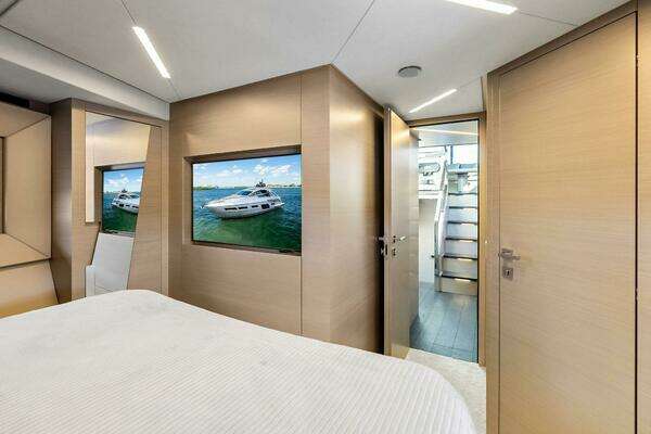 Pershing 7X Yacht For Sale