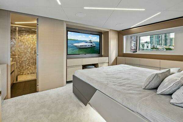 Pershing 7X Yacht For Sale