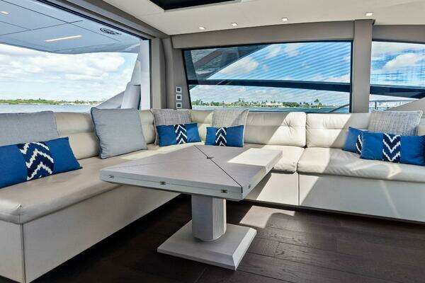 Pershing 7X Yacht For Sale