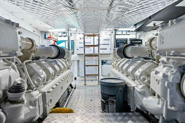 Pershing 7X Yacht For Sale