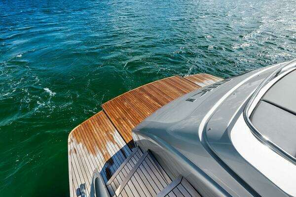 Pershing 7X Yacht For Sale