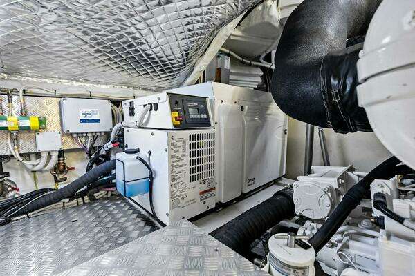 Pershing 7X Yacht For Sale