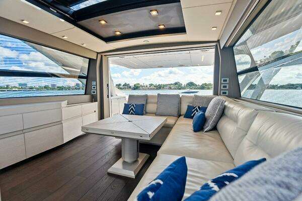 Pershing 7X Yacht For Sale