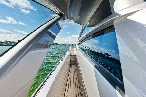 Pershing 7X Yacht For Sale