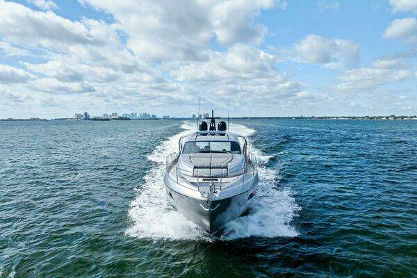Pershing 7X Yacht For Sale
