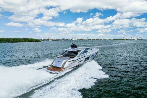 Pershing 7X Yacht For Sale