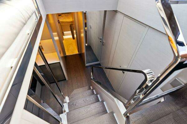 Pershing 7X Yacht For Sale