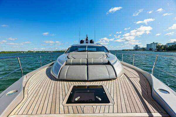 Pershing 7X Yacht For Sale