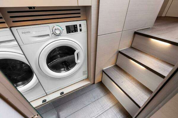 Pershing 7X Yacht For Sale