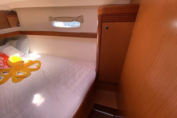 J Ouvert 43ft Beneteau Yacht For Sale