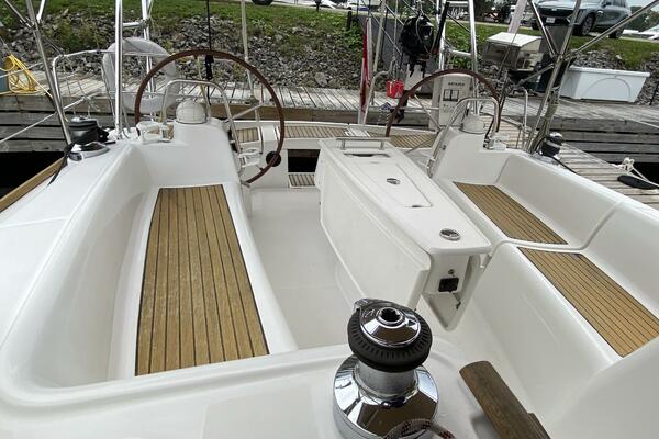 J Ouvert 43ft Beneteau Yacht For Sale