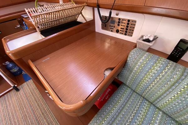 J Ouvert 43ft Beneteau Yacht For Sale