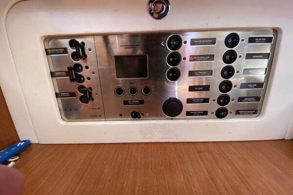 J Ouvert 43ft Beneteau Yacht For Sale