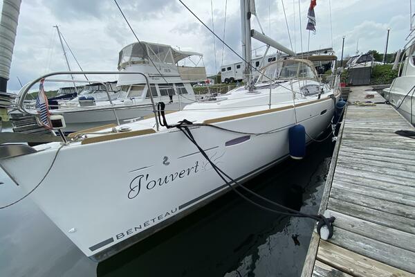 J Ouvert 43ft Beneteau Yacht For Sale
