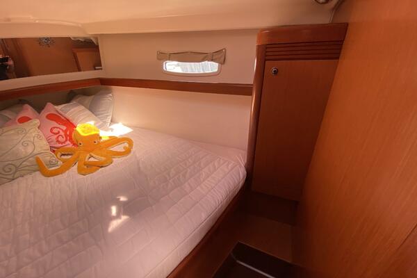 J Ouvert 43ft Beneteau Yacht For Sale