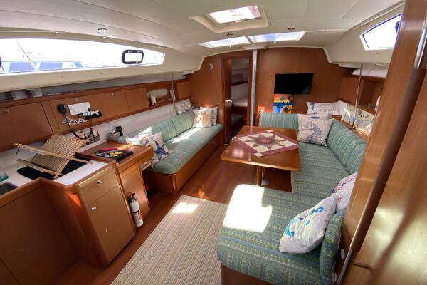 J Ouvert 43ft Beneteau Yacht For Sale