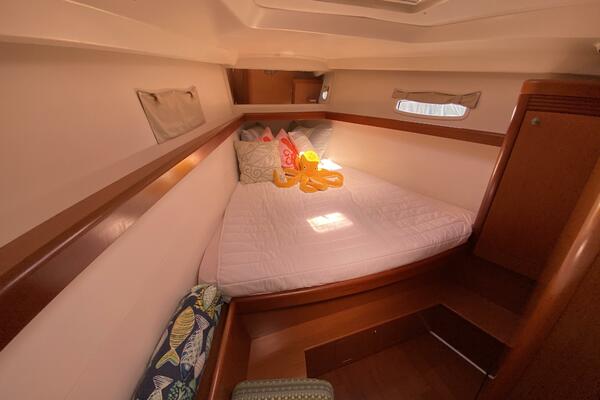 J Ouvert 43ft Beneteau Yacht For Sale