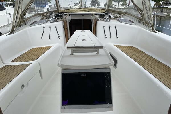 J Ouvert 43ft Beneteau Yacht For Sale