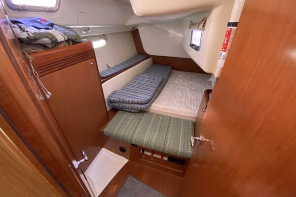 J Ouvert 43ft Beneteau Yacht For Sale