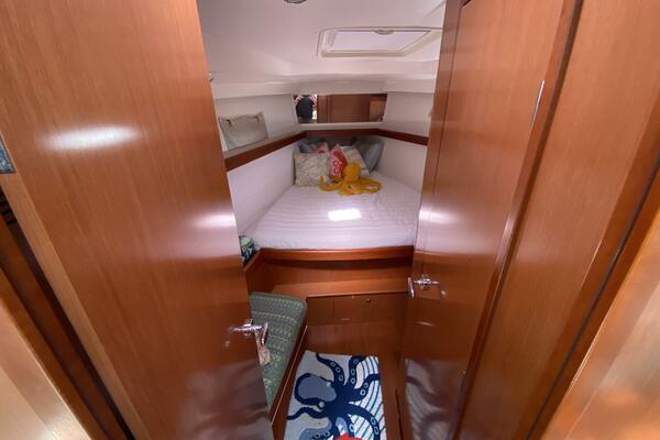 J Ouvert 43ft Beneteau Yacht For Sale