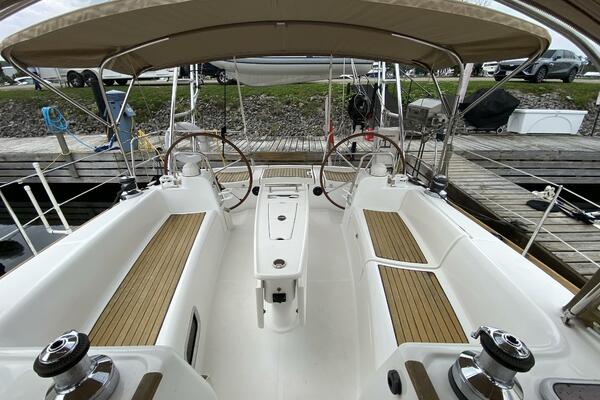 J Ouvert 43ft Beneteau Yacht For Sale