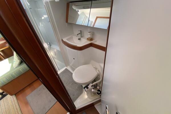 J Ouvert 43ft Beneteau Yacht For Sale