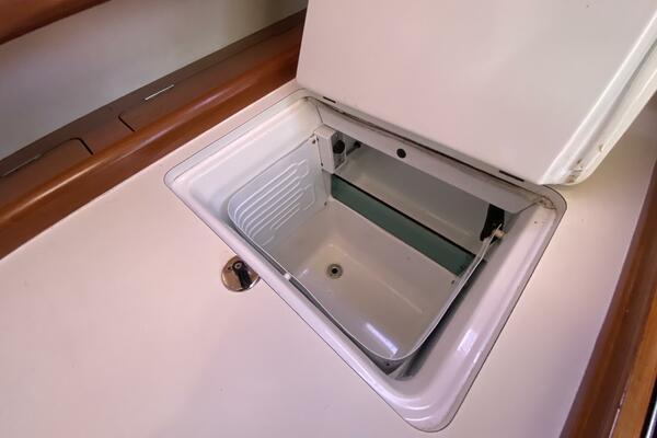 J Ouvert 43ft Beneteau Yacht For Sale