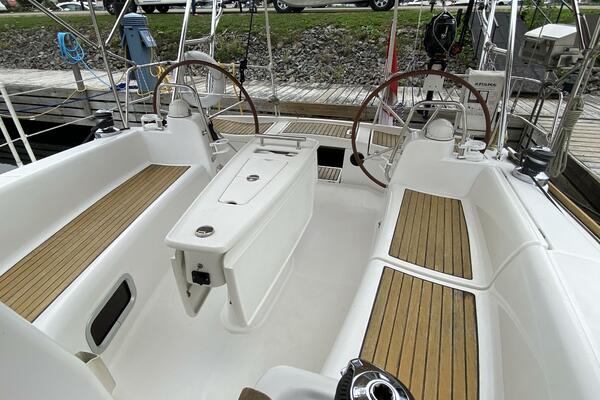 J Ouvert 43ft Beneteau Yacht For Sale