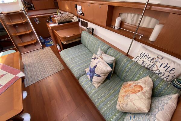 J Ouvert 43ft Beneteau Yacht For Sale