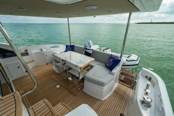 Photo of the 2022 Azimut 55 FLY