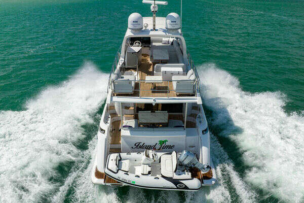 Photo of the 2022 Azimut 55 FLY