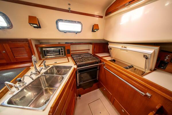 Sundance V 37ft Island Packet Yacht For Sale