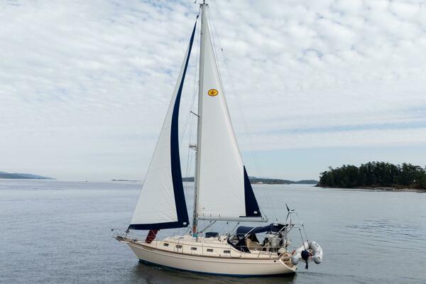 Sundance V 37ft Island Packet Yacht For Sale