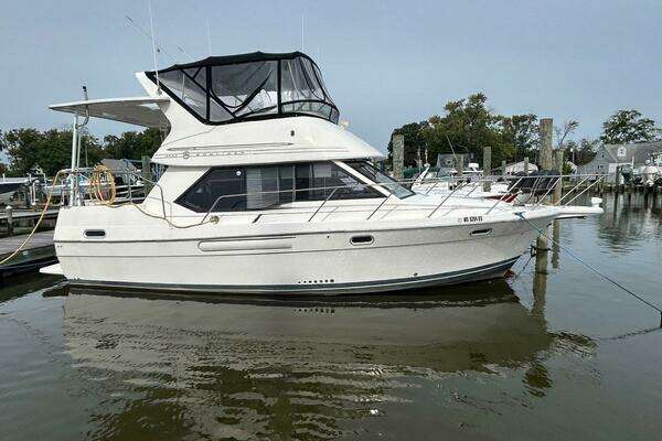 35-ft-Bayliner-1997-3587 MY-Compromise Middle River Maryland United States  yacht for sale