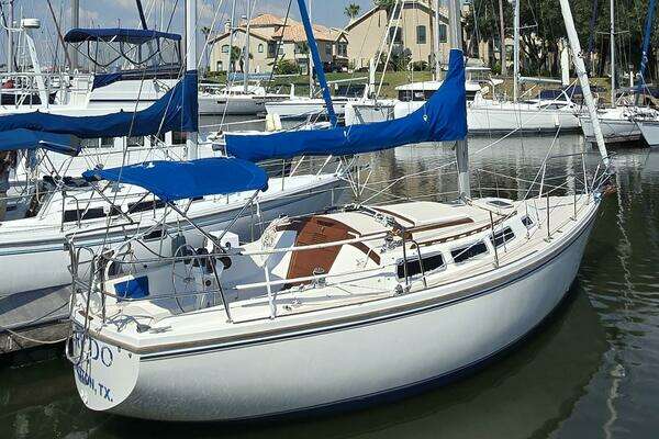 Photo of the 1986 Catalina Tall Rig "Credo"