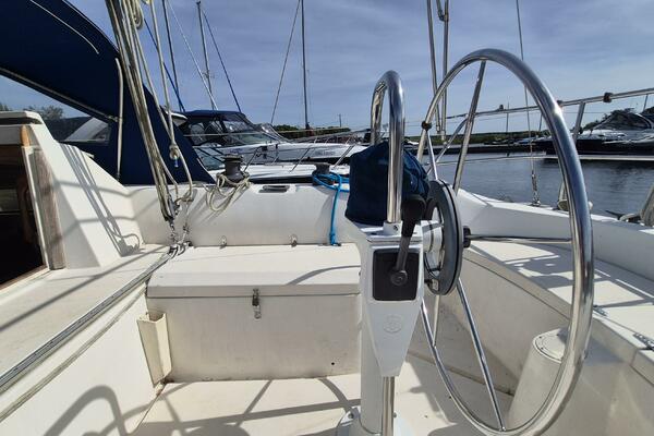 Wind Raker  35ft Mirage Yachts Yacht For Sale