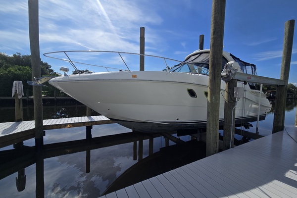 Gib N Tone 33ft Sea Ray Yacht For Sale