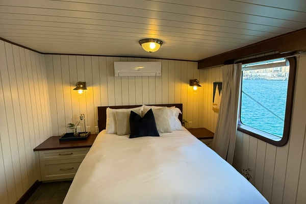 ANNE S PIERCE 120ft Glovertown Sy Yacht For Sale