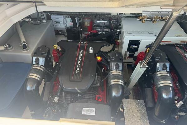 35ft Regal Yacht For Sale