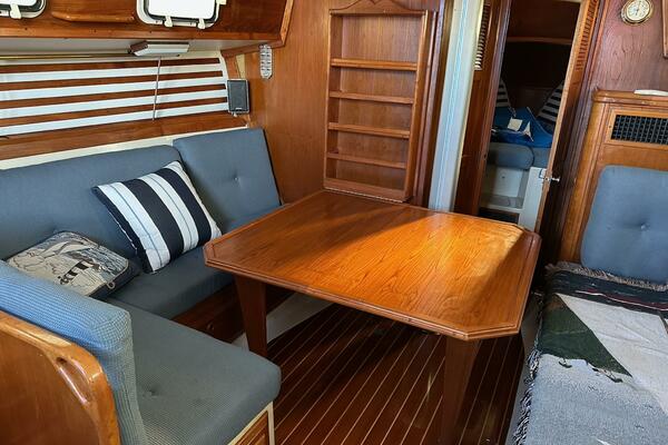 33ft Endeavour Yacht For Sale