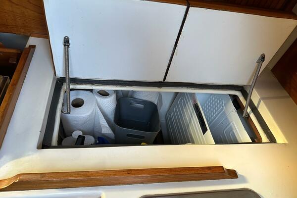 33ft Endeavour Yacht For Sale