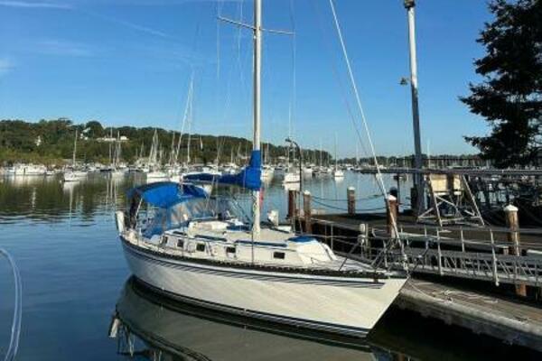 33ft Endeavour Yacht For Sale
