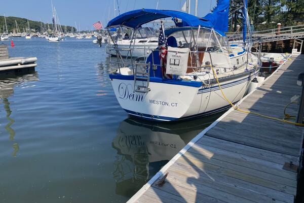 33ft Endeavour Yacht For Sale