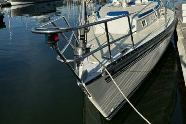 33ft Endeavour Yacht For Sale