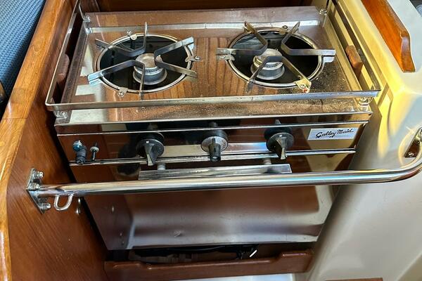 33ft Endeavour Yacht For Sale