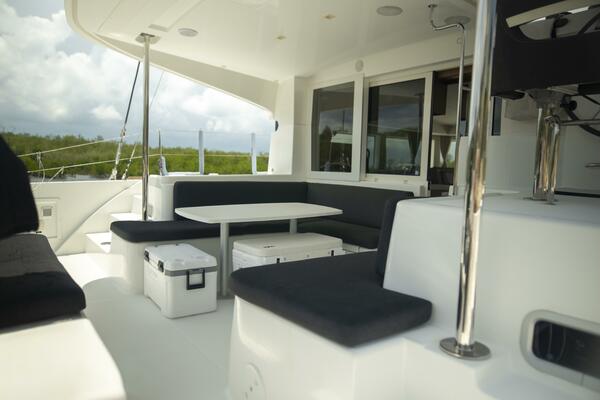 Wanderlust 40ft Lagoon Yacht For Sale