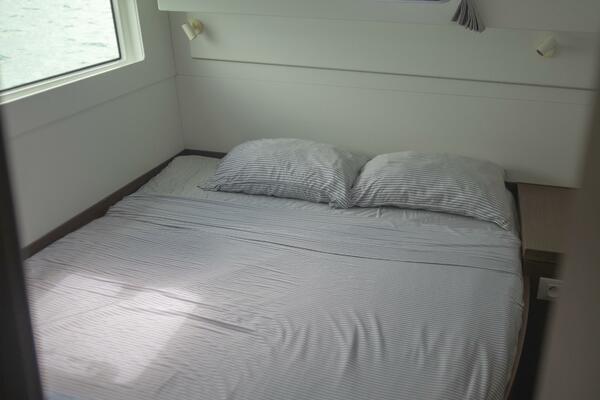 Wanderlust 40ft Lagoon Yacht For Sale