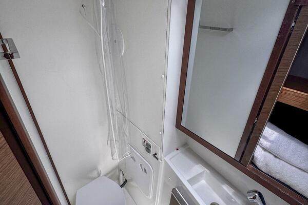 Wanderlust 40ft Lagoon Yacht For Sale